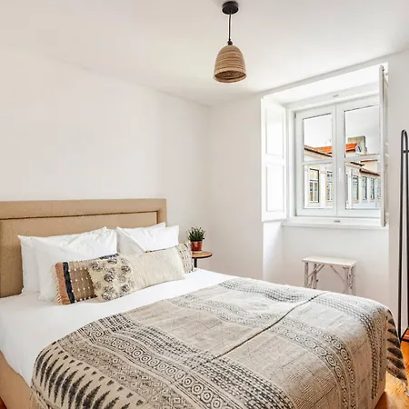 Boutique Duplex In Chiado With Epic Rossio View Apartmán