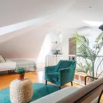 Lejlighed Boutique Duplex In Chiado With Epic Rossio View *