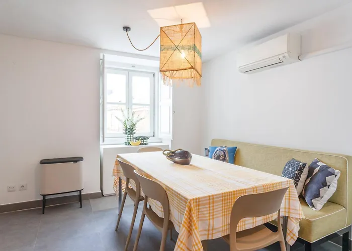 Apartment Boutique Duplex In Chiado With Epic Rossio View *