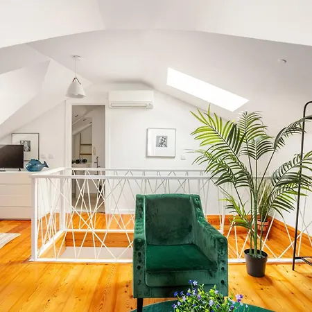 아파트 Boutique Duplex In Chiado With Epic Rossio View 리스본
