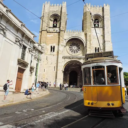 Appartamento Boutique Duplex In Chiado With Epic Rossio View
