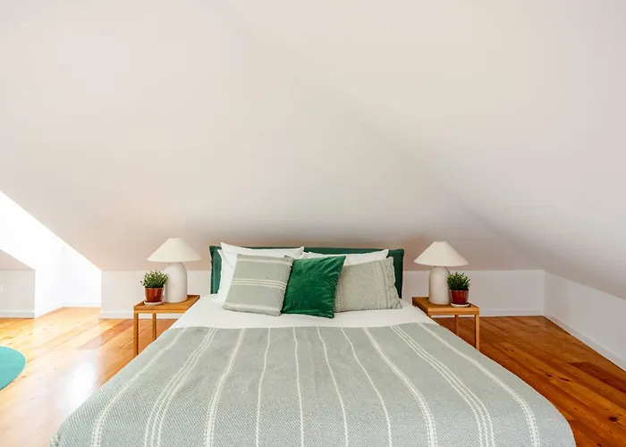 Appartamento Boutique Duplex In Chiado With Epic Rossio View